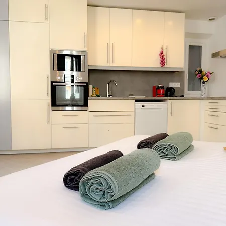 Le Clemenceau By Apirent #cosy #200m Des Plages #wifi Cannes