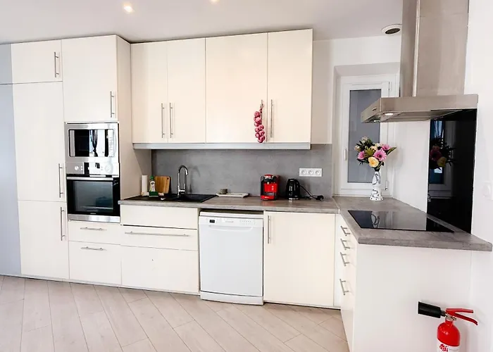 Le Clemenceau By Apirent #cosy #200m Des Plages #wifi شقة *