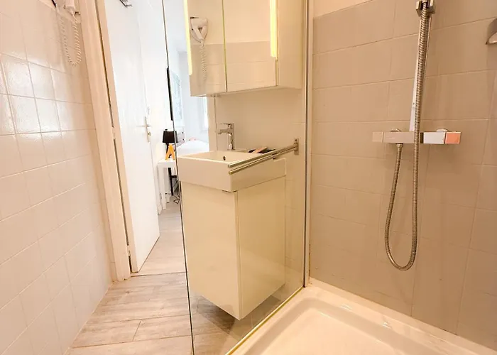 Le Clemenceau By Apirent #cosy #200m Des Plages #wifi كان