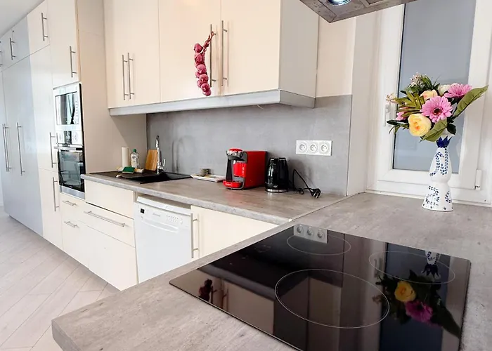 Le Clemenceau By Apirent #cosy #200m Des Plages #wifi * كان