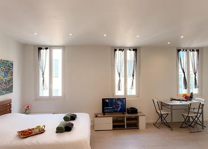 Le Clemenceau By Apirent #cosy #200m Des Plages #wifi * كان