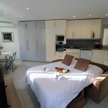 Le Clemenceau By Apirent #cosy #200m Des Plages #wifi 아파트